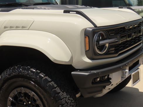 Certified 2025 Ford Bronco Raptor AWD/4WD image 6