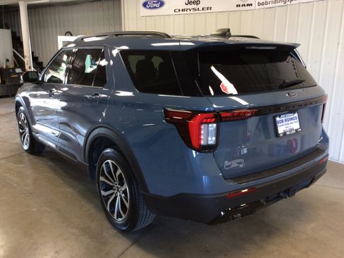 Used 2025 Ford Explorer ST-Line AWD/4WD image 3
