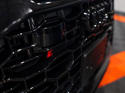 Used 2021 Audi RS Q8 image 9