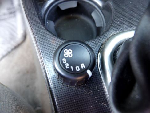 Used 2006 GMC Envoy XL SLE image 25