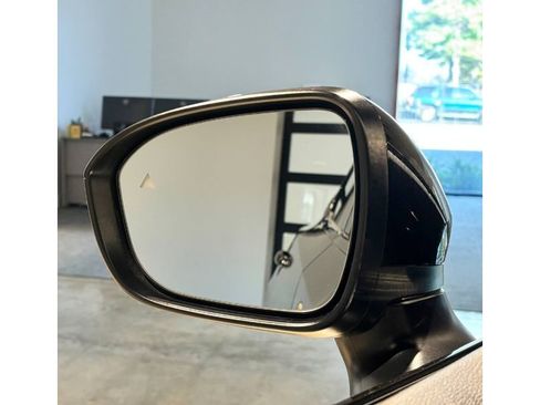 Used 2023 Nissan Ariya Venture+ image 32