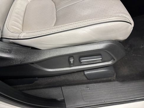 Used 2023 Honda Pilot Elite image 11