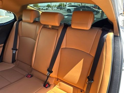 Used 2025 Lexus ES 350 w/ Premium Package FWD image 19