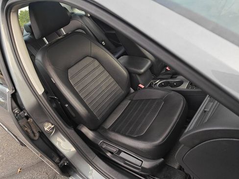 Used 2015 Volkswagen Passat 1.8T SE image 15