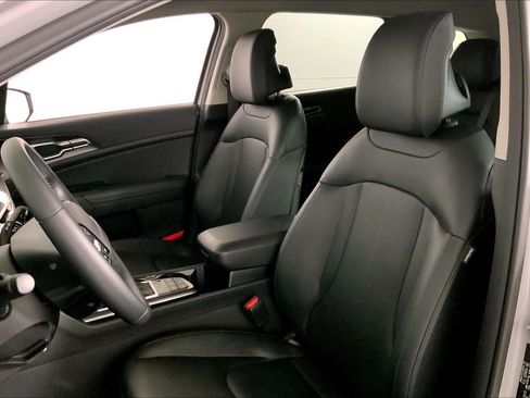 Used 2026 Kia Sportage EX FWD image 22