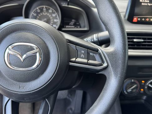 Used 2018 MAZDA MAZDA3 Sport FWD image 22