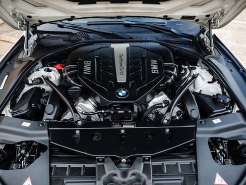 Used 2012 BMW 650i Coupe image 30