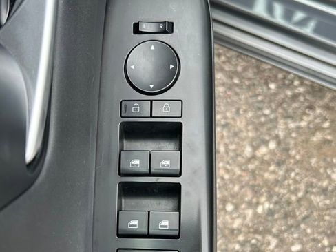 Used 2024 Hyundai Kona Limited image 17