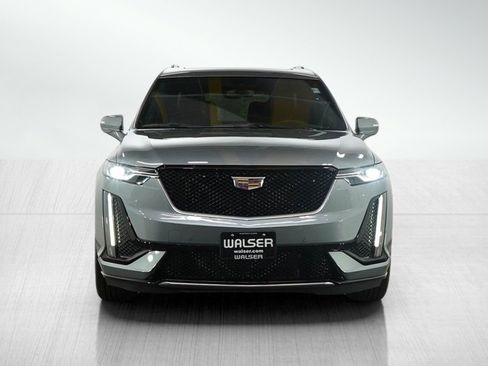 Used 2025 Cadillac XT6 Sport image 8