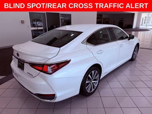 Certified 2020 Lexus ES 300h w/ Premium Package FWD image 7