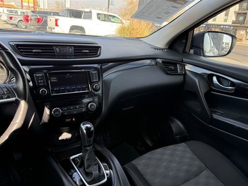Used 2019 Nissan Rogue Sport SV w/ All-Weather Package image 23