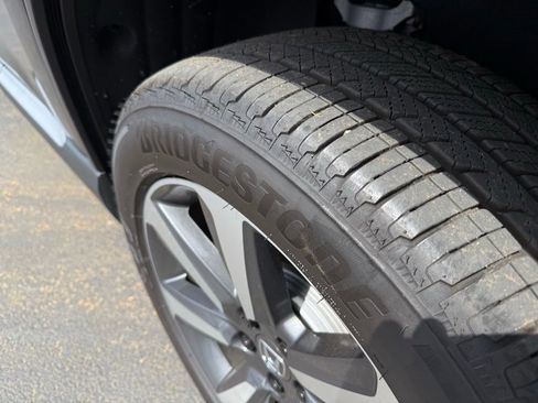 Used 2025 Honda Pilot Elite image 8