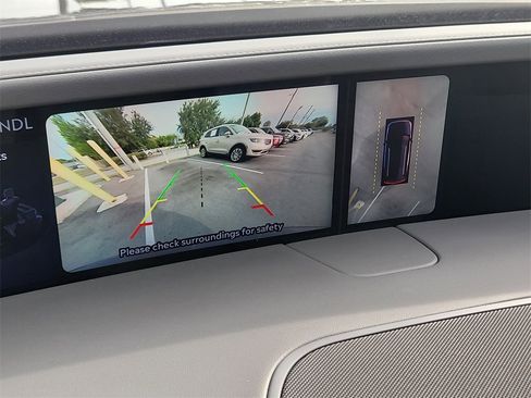 Certified 2025 Lincoln Nautilus Premier image 22