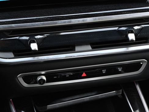 Certified 2025 BMW X5 xDrive50e w/ M Sport Package image 18