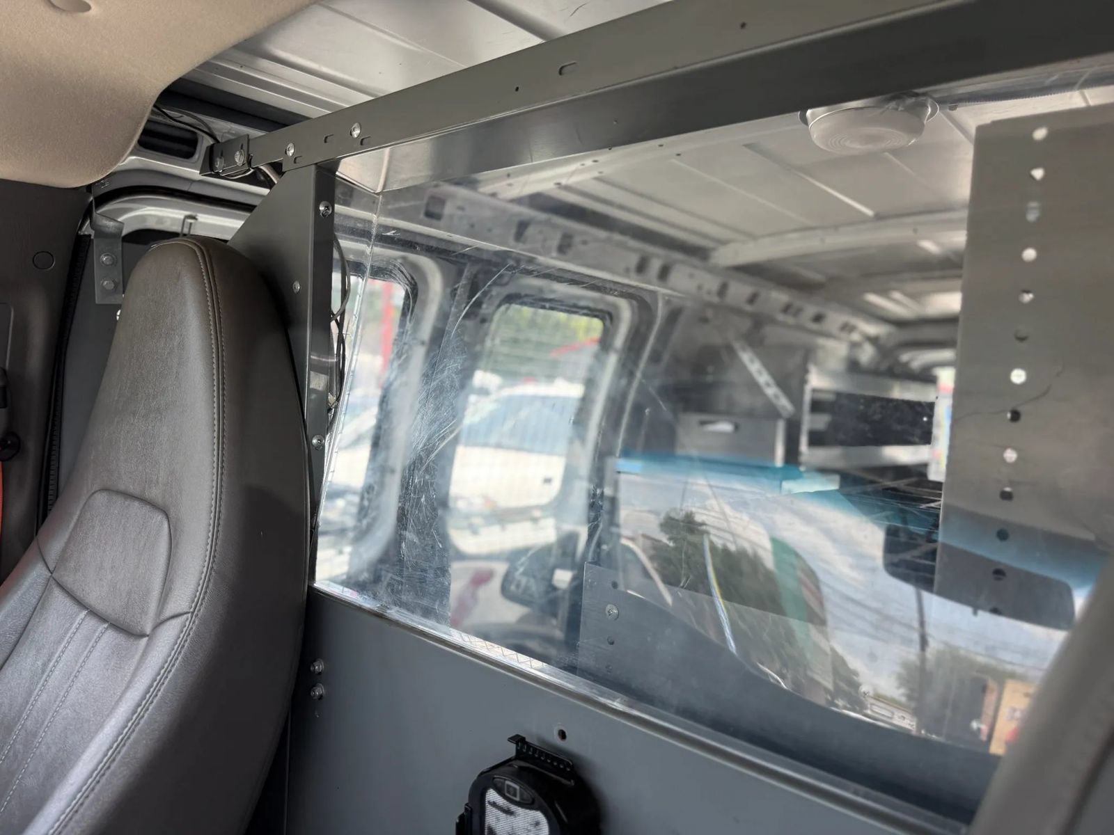 Used 2013 Chevrolet Express 2500 RWD image 23