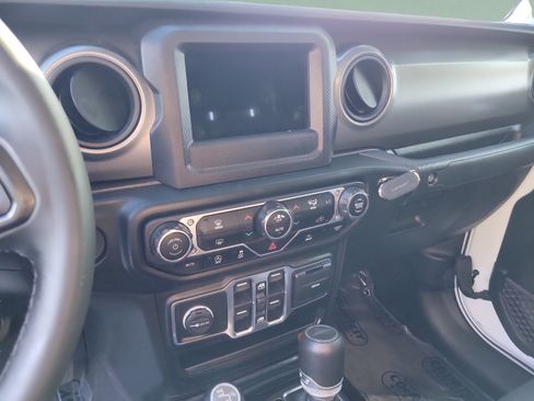 Used 2021 Jeep Gladiator Sport AWD/4WD image 26