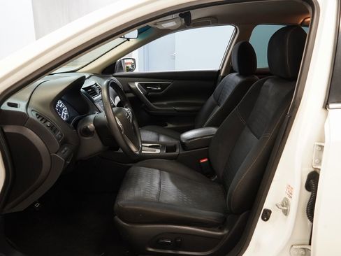 Used 2016 Nissan Altima 2.5 S w/ Power Driver Seat Package image 5