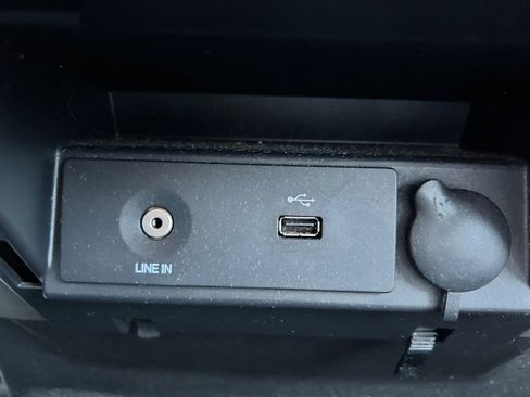 Used 2013 Ford F150 XLT w/ XLT Chrome Pkg image 16