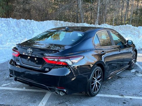 Used 2023 Toyota Camry SE image 5