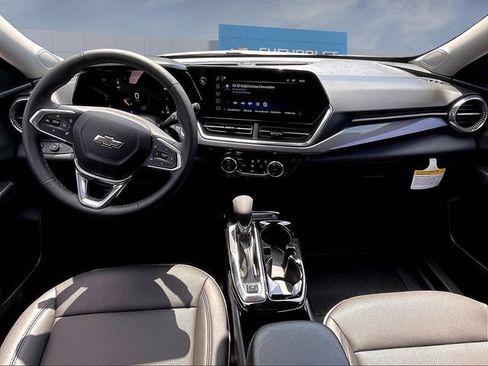 New 2026 Chevrolet Trax LT w/ Driver Confidence Package FWD image 5