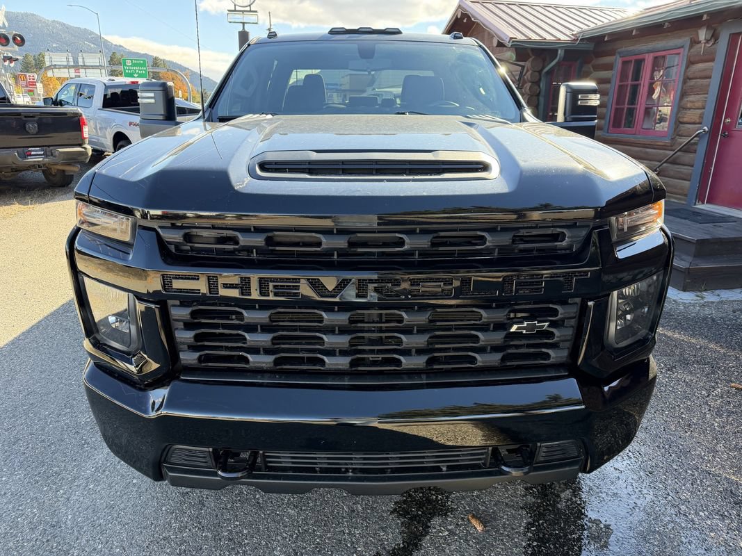 Used 2020 Chevrolet Silverado 2500 Custom w/ Custom Convenience Package AWD/4WD image 3