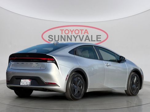 Certified 2025 Toyota Prius LE image 4