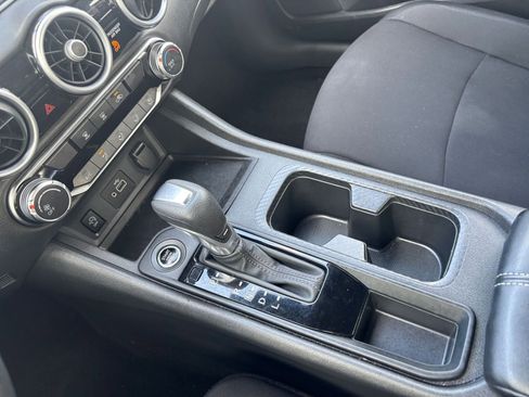 Used 2025 Nissan Sentra S image 39