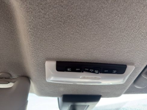 Used 2022 Nissan Kicks S image 22