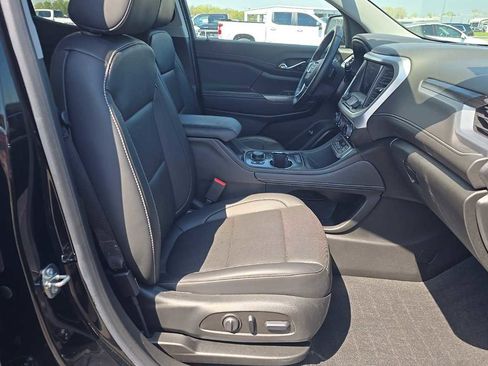 Used 2023 GMC Acadia SLT w/ Preferred Package AWD/4WD image 3