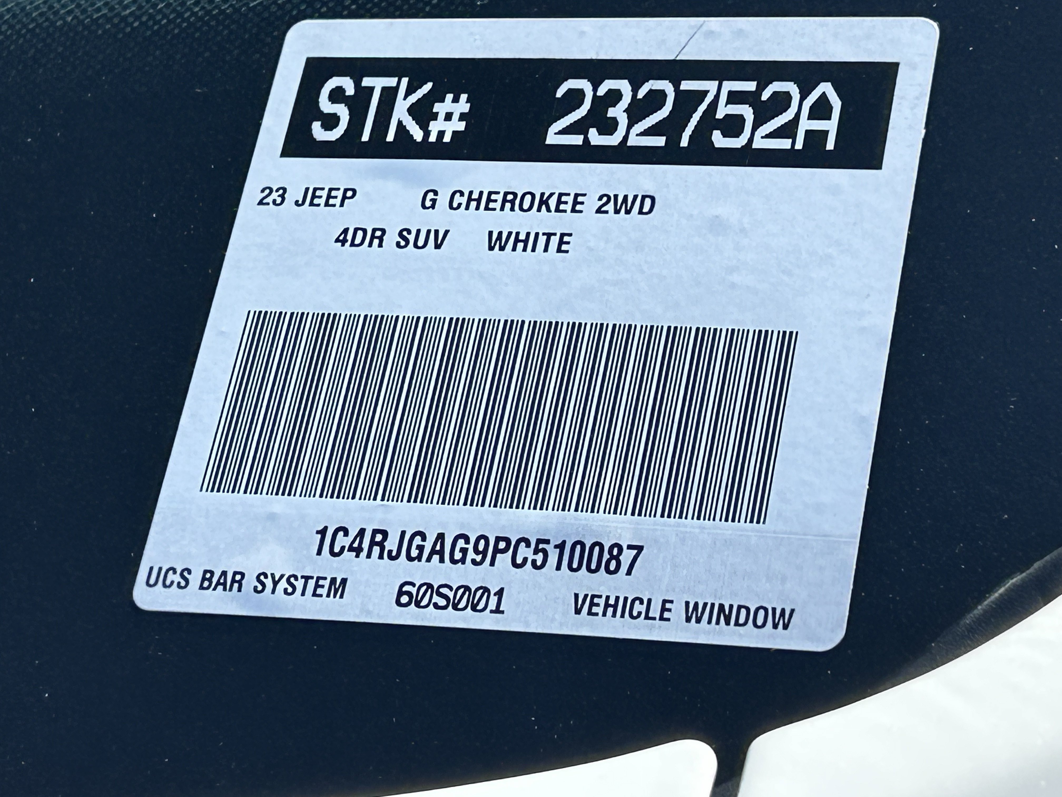 Used 2023 Jeep Grand Cherokee Laredo RWD image 32