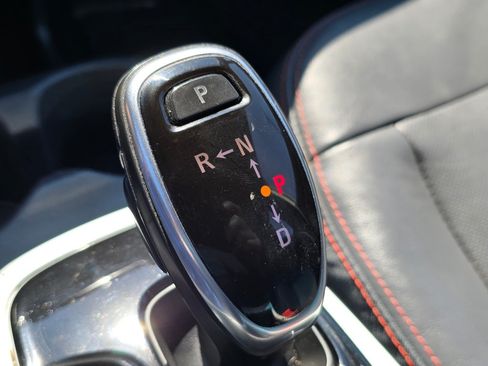 Used 2020 Chevrolet Bolt Premier w/ Infotainment Package FWD image 18