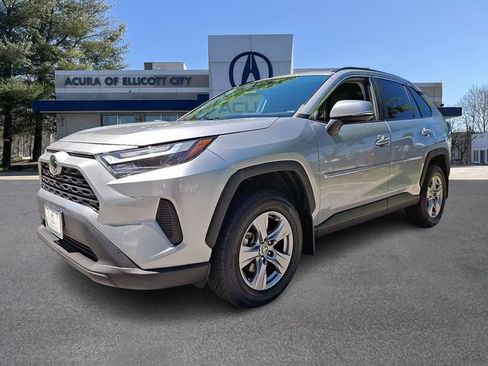 Used 2022 Toyota RAV4 XLE AWD/4WD image 3