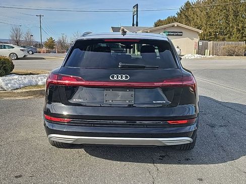 Used 2022 Audi e-tron Premium image 13