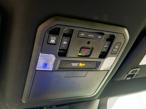 Used 2024 Toyota Tundra Capstone AWD/4WD image 20