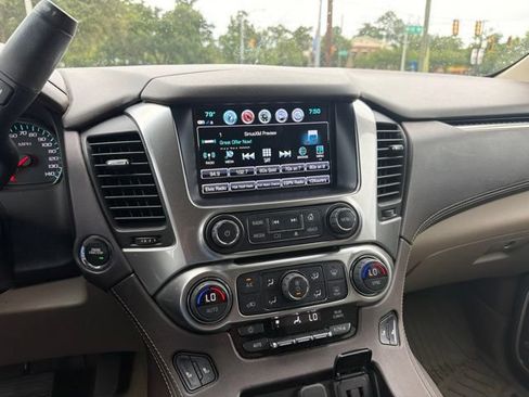 Used 2019 Chevrolet Suburban LT RWD image 14