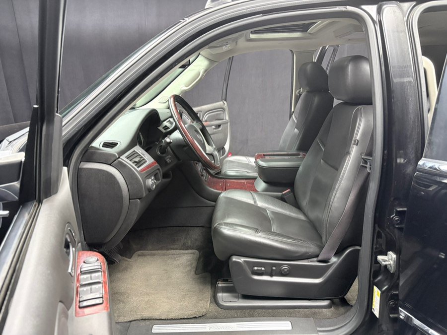 Used 2013 Cadillac Escalade ESV Luxury AWD/4WD image 27
