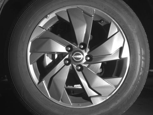 Used 2025 Nissan Rogue SV FWD image 12