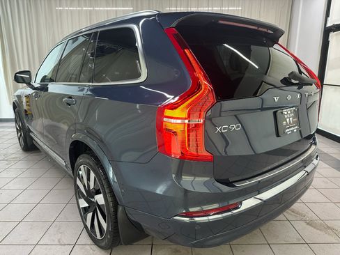 Used 2025 Volvo XC90 T8 Plus w/ Protection Package Premier AWD/4WD image 11