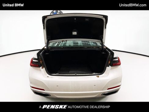 Used 2022 BMW 740i xDrive w/ Premium Package image 14