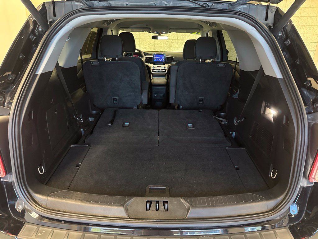 Used 2023 Ford Explorer XLT w/ Class IV Trailer Tow Package AWD/4WD image 10
