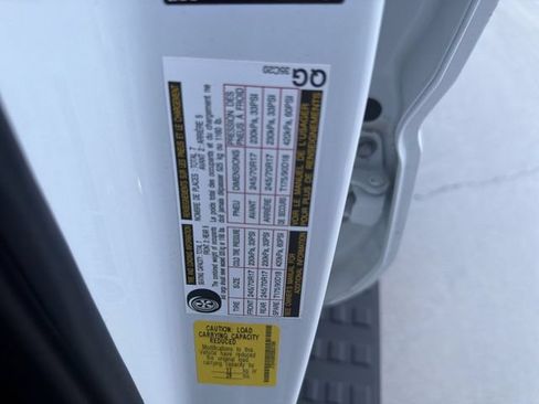 Certified 2025 Toyota 4Runner SR5 AWD/4WD image 35