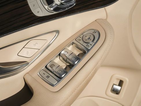 Used 2018 Mercedes-Benz C 300 Sedan image 51