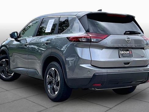 Used 2024 Nissan Rogue SV image 11