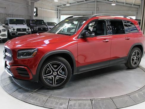 Used 2024 Mercedes-Benz GLB 250 4MATIC image 4