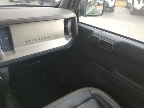 Used 2025 Ford Bronco Outer Banks image 16
