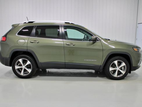 Used 2021 Jeep Cherokee Limited AWD/4WD image 37