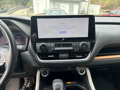 Used 2024 Toyota Grand Highlander Limited image 24