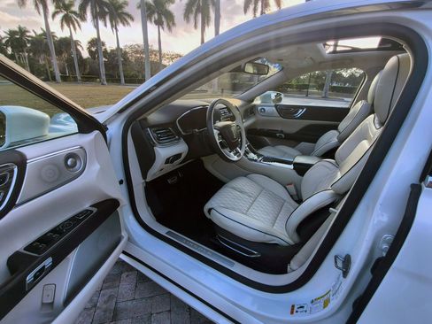 Used 2020 Lincoln Continental Black Label image 4