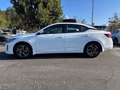 Certified 2025 Nissan Sentra SV FWD image 6
