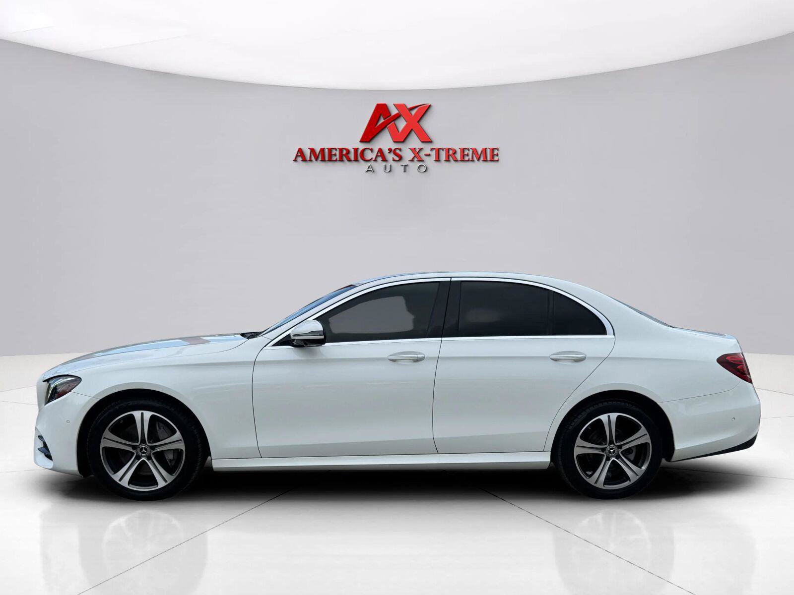 Used 2020 Mercedes-Benz E 350 4MATIC Sedan image 2